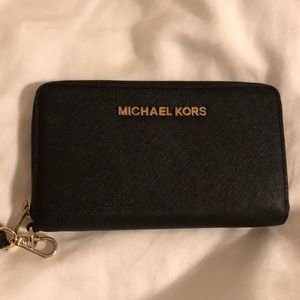 Michael Kors Black Saffiano Smartphone Wallet